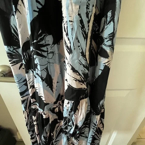 🦋 Free People Black and Blue Floral Maxi Dress 💐 - Picture 3 of 6